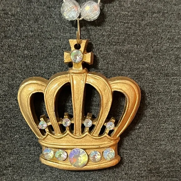 Mardi Gras Bead with Crown Pendant - Picture 2 of 6